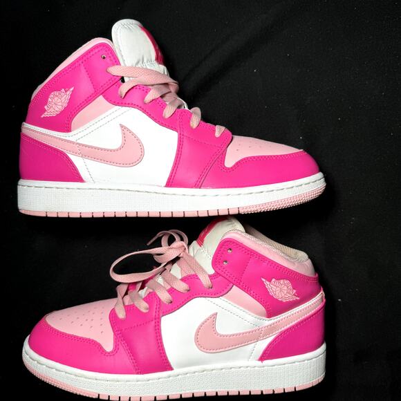 Size 7 - Nike Air Jordan 1 Mid GS Fierce Pink Men's Shoes - Picture 2 of 8
